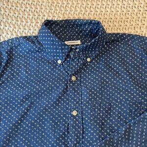 GAP Men’s Navy Patterned Shirt in Size Small